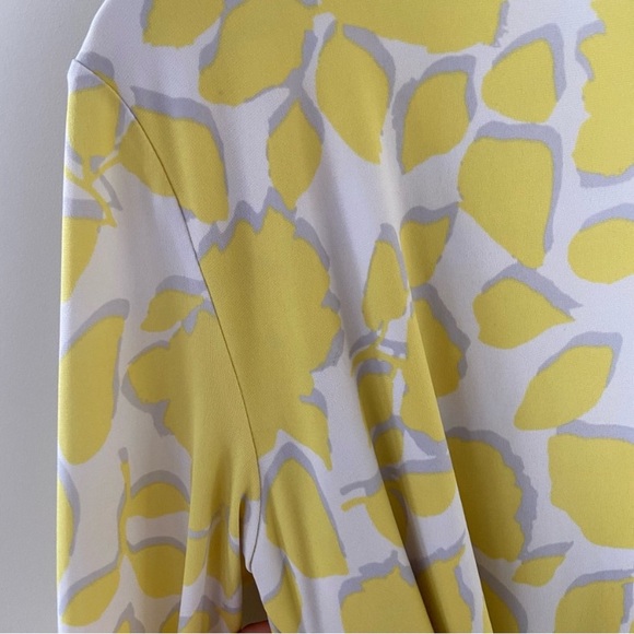 A Pea in the Pod wrap dress - Picture 3 of 6